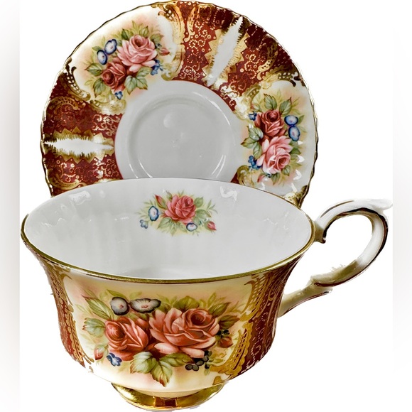 Paragon Tea Cup and Saucer Roses with 22k Gold Trim and Detailing - Picture 7 of 8
